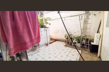 Casa à venda com 300m², 4 quartos e 2 vagas Casa à venda com 300m², 4 quartos e 2 vagasQuintal