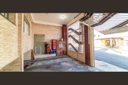 Casa à venda com 300m², 4 quartos e 2 vagas Casa à venda com 300m², 4 quartos e 2 vagasGaragem