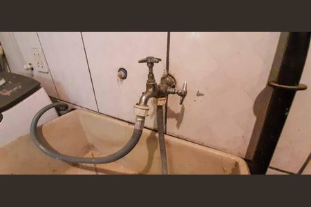 Casa à venda com 300m², 4 quartos e 2 vagas Casa à venda com 300m², 4 quartos e 2 vagasCasa 2 - Área de Serviço