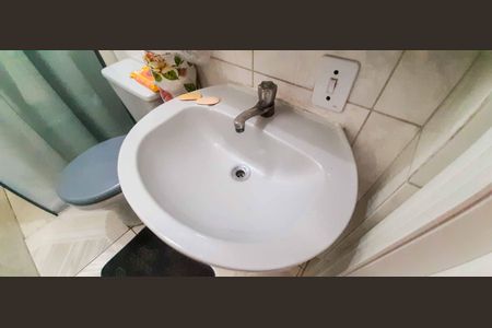 Casa à venda com 300m², 4 quartos e 2 vagas Casa à venda com 300m², 4 quartos e 2 vagasCasa 1 - Banheiro