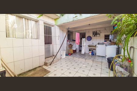 Casa à venda com 300m², 4 quartos e 2 vagas Casa à venda com 300m², 4 quartos e 2 vagasQuintal