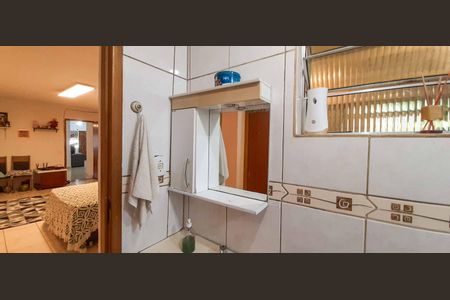 Casa à venda com 300m², 4 quartos e 2 vagas Casa à venda com 300m², 4 quartos e 2 vagasCasa 2 - Banheiro da Suíte 1