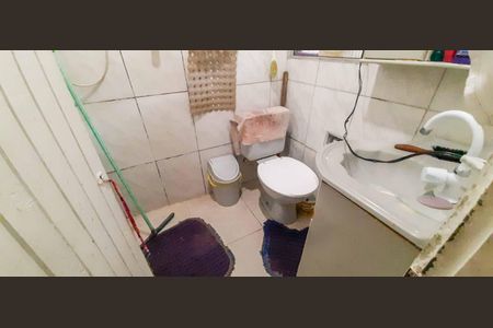 Casa à venda com 300m², 4 quartos e 2 vagas Casa à venda com 300m², 4 quartos e 2 vagasCasa 1 - Banheiro 2