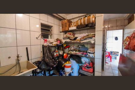 Casa à venda com 300m², 4 quartos e 2 vagas Casa à venda com 300m², 4 quartos e 2 vagasCasa 2 - Área de Serviço