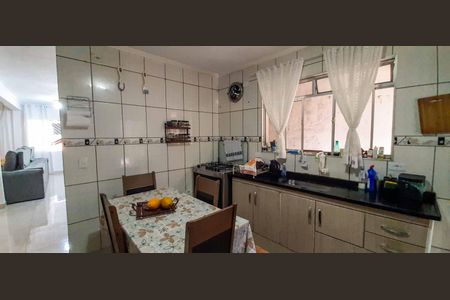Casa à venda com 300m², 4 quartos e 2 vagas Casa à venda com 300m², 4 quartos e 2 vagasCasa 2 - Cozinha