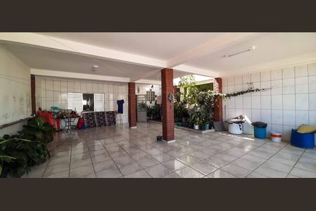 Casa à venda com 300m², 4 quartos e 2 vagas Casa à venda com 300m², 4 quartos e 2 vagasÁrea Externa