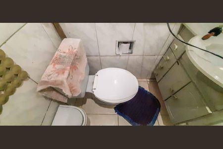 Casa à venda com 300m², 4 quartos e 2 vagas Casa à venda com 300m², 4 quartos e 2 vagasCasa 1 - Banheiro 2