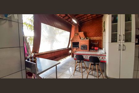 Casa à venda com 300m², 4 quartos e 2 vagas Casa à venda com 300m², 4 quartos e 2 vagasEspaço Gourmet