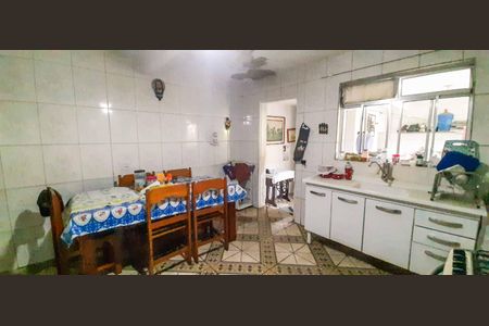 Casa à venda com 300m², 4 quartos e 2 vagas Casa à venda com 300m², 4 quartos e 2 vagasCasa 1 - Cozinha