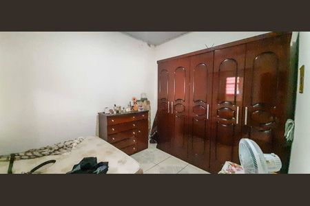Casa à venda com 300m², 4 quartos e 2 vagas Casa à venda com 300m², 4 quartos e 2 vagasCasa 1 - Quarto 2
