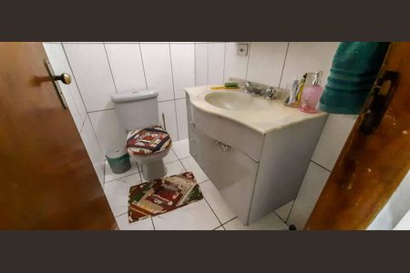 Casa à venda com 300m², 4 quartos e 2 vagas Casa à venda com 300m², 4 quartos e 2 vagasCasa 1 - Lavabo da Sala