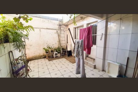 Casa à venda com 300m², 4 quartos e 2 vagas Casa à venda com 300m², 4 quartos e 2 vagasQuintal