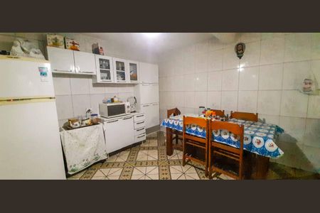 Casa à venda com 300m², 4 quartos e 2 vagas Casa à venda com 300m², 4 quartos e 2 vagasCasa 1 - Cozinha