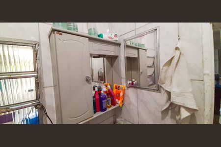 Casa à venda com 300m², 4 quartos e 2 vagas Casa à venda com 300m², 4 quartos e 2 vagasCasa 1 - Banheiro 2