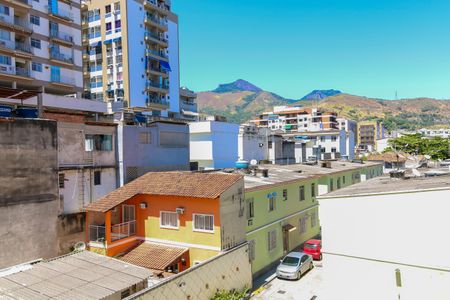 Apartamento à venda com 74m², 2 quartos e 1 vagaQuarto 2 - Vista