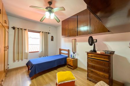 Casa à venda com 225m², 3 quartos e 5 vagas Casa à venda com 225m², 3 quartos e 5 vagasQuarto 3