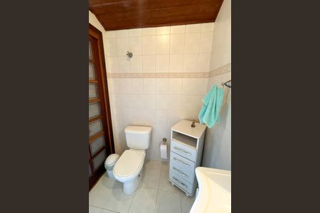 Casa à venda com 225m², 3 quartos e 5 vagas Casa à venda com 225m², 3 quartos e 5 vagasLavabo