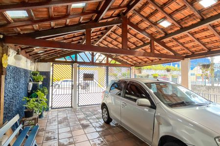 Casa à venda com 225m², 3 quartos e 5 vagas Casa à venda com 225m², 3 quartos e 5 vagasGaragem