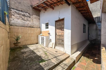 Casa à venda com 225m², 3 quartos e 5 vagas Casa à venda com 225m², 3 quartos e 5 vagasQuintal