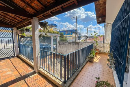 Casa à venda com 225m², 3 quartos e 5 vagas Casa à venda com 225m², 3 quartos e 5 vagasGaragem