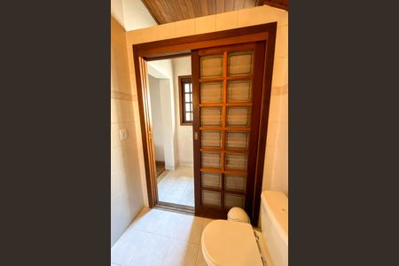 Casa à venda com 225m², 3 quartos e 5 vagas Casa à venda com 225m², 3 quartos e 5 vagasLavabo