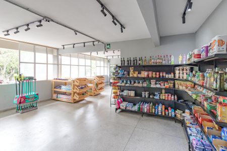 Apartamento para alugar com 55m², 2 quartos e 1 vagaMini Mercado