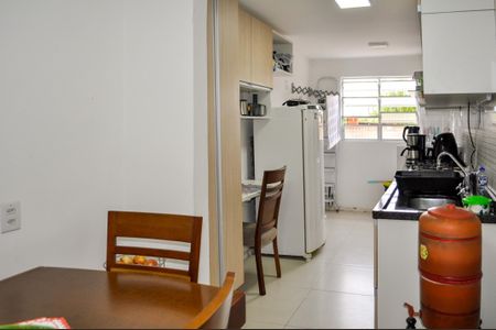 Apartamento à venda com 64m², 2 quartos e sem vaga Apartamento à venda com 64m², 2 quartos e sem vagaCozinha