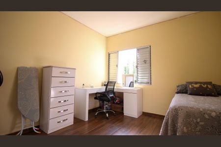 Casa à venda com 200m², 5 quartos e 2 vagasQuarto 2