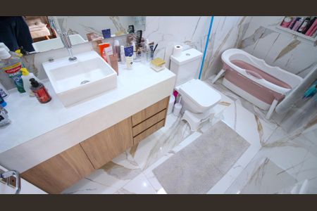 Casa à venda com 200m², 5 quartos e 2 vagasBanheiro da Suíte