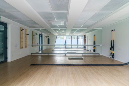 Apartamento à venda com 227m², 4 quartos e 4 vagas Apartamento à venda com 227m², 4 quartos e 4 vagasAcademia