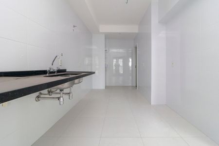 Apartamento à venda com 227m², 4 quartos e 4 vagas Apartamento à venda com 227m², 4 quartos e 4 vagasCozinha