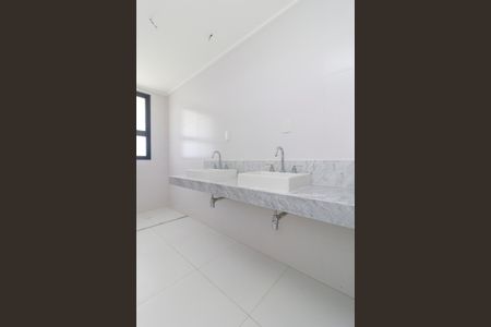 Apartamento à venda com 227m², 4 quartos e 4 vagas Apartamento à venda com 227m², 4 quartos e 4 vagasSuíte Principal - Banheiro