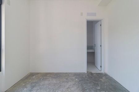 Apartamento à venda com 227m², 4 quartos e 4 vagas Apartamento à venda com 227m², 4 quartos e 4 vagasSuíte 2