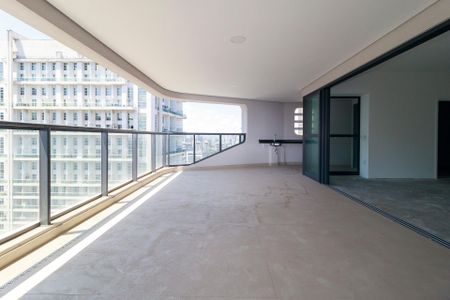 Apartamento à venda com 227m², 4 quartos e 4 vagas Apartamento à venda com 227m², 4 quartos e 4 vagasSala - Varanda