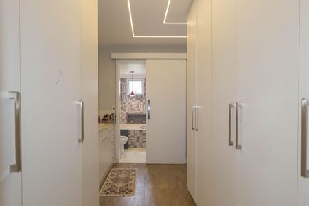 Apartamento à venda com 109m², 3 quartos e 2 vagas Apartamento à venda com 109m², 3 quartos e 2 vagasCloset - Suíte 2