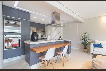 Apartamento à venda com 109m², 3 quartos e 2 vagas Apartamento à venda com 109m², 3 quartos e 2 vagasCozinha