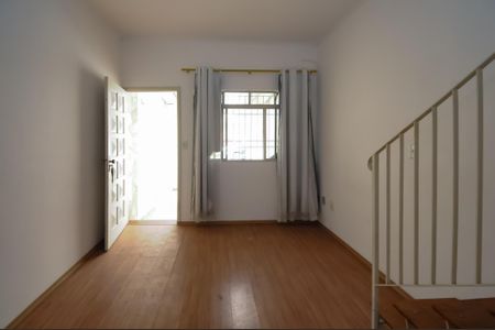 Casa à venda com 143m², 2 quartos e 1 vagaSala