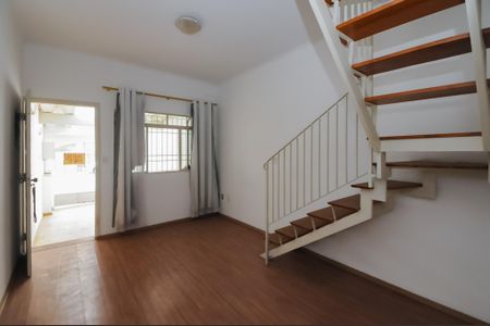 Casa à venda com 143m², 2 quartos e 1 vagaSala