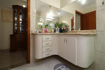 Casa à venda com 190m², 3 quartos e 1 vagaBanheiro 2