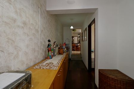 Casa à venda com 190m², 3 quartos e 1 vagaCorredor interno