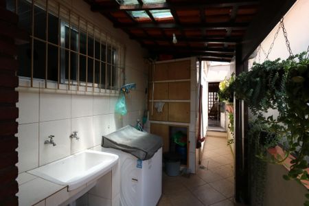 Casa à venda com 190m², 3 quartos e 1 vagaÁrea de Serviço