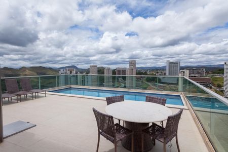 Apartamento à venda com 70m², 2 quartos e 2 vagasÁrea comum - Piscina