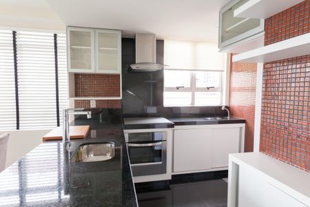 Apartamento à venda com 70m², 2 quartos e 2 vagasCozinha