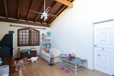 Casa à venda com 308m², 5 quartos e 5 vagasQuarto 4