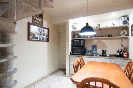 Casa à venda com 308m², 5 quartos e 5 vagasCozinha