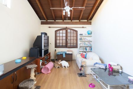 Casa à venda com 308m², 5 quartos e 5 vagasQuarto 4