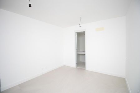 Apartamento à venda com 187m², 3 quartos e 4 vagasSuíte 1