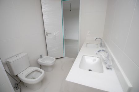 Apartamento à venda com 187m², 3 quartos e 4 vagasBanheiro da Suíte 2