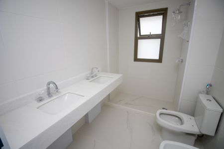 Apartamento à venda com 187m², 3 quartos e 4 vagasSuíte 2