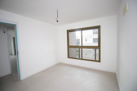 Apartamento à venda com 187m², 3 quartos e 4 vagasSuíte 3